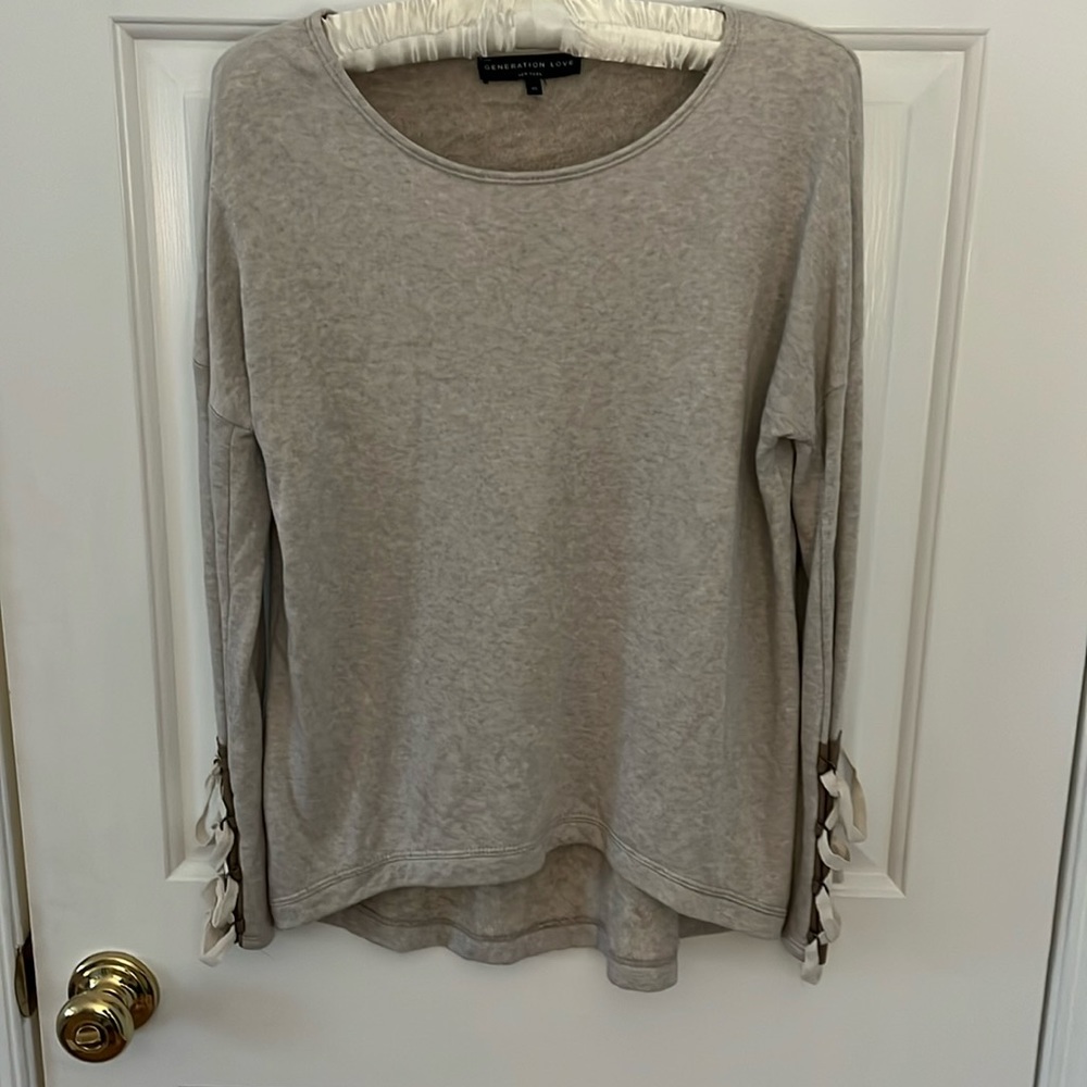 Soft Generation Love Top with Wrist Detail - XS